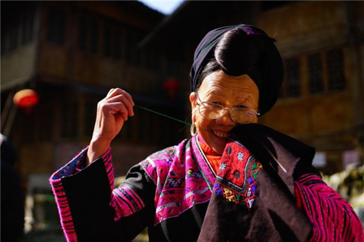 Longsheng Red Yao costumes 
