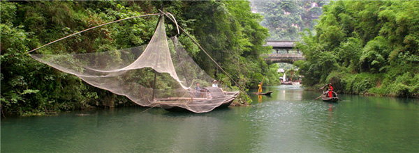 Beautiful scenery along Yangtze River