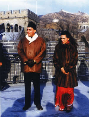 Indian Premier La Gandhi is Visiting the Badaling Great Wall