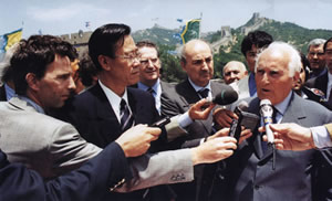 Oscar luigi Scalfaro, President of Italy was at Badaling Great Wall on June 10, 1998.