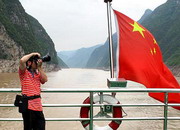Photographer on the cruise ship of Yangtze River